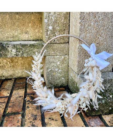 Couronne de fleurs séchées blanches