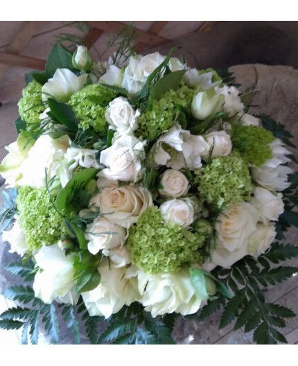 BOUQUET ROND BLANC ET VERT